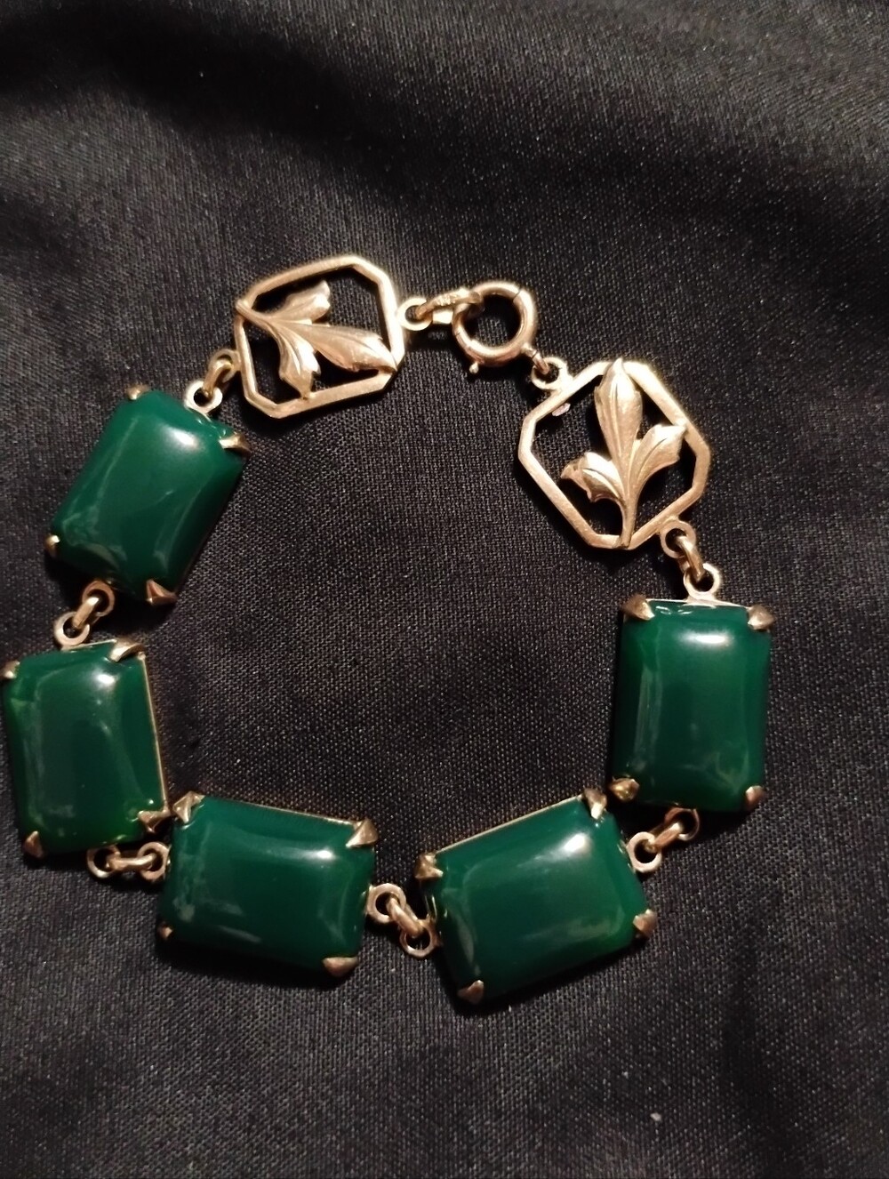 10K Yellow Gold Bracelet with Jade Stones